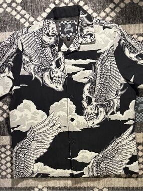 rebels Black and Cream Skull Wing Graphic Shirt